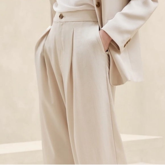 Banana Republic Satin Pleated Wide Leg Pants - Picture 4 of 14